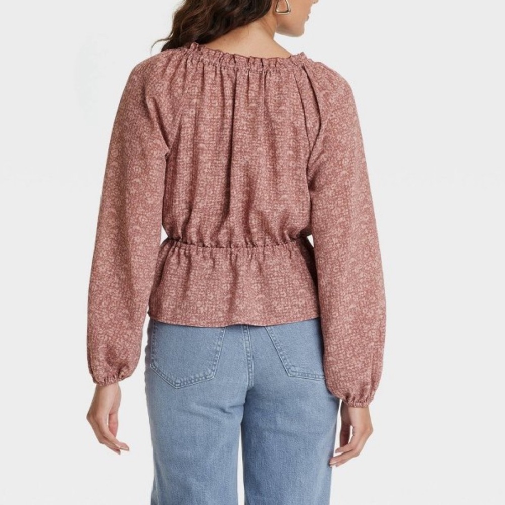 Universal Thread Floral Blouse in Burgundy - Picture 8 of 9
